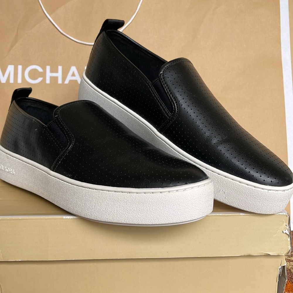 Michael Kors TEDDI SLIP ON NAPPA PU PERFORATED 4959TDFP4L NIB Platforms Sneakers - Picture 4 of 16